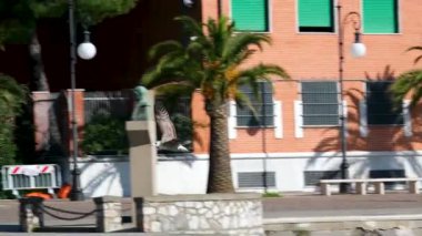 Golfo dei Poeti Cruise Terminali, La Spezia, İtalya Güzel renkli gerçek mimari İtalya 'nın ünlü uçurum kenti. La Spezia, İtalya 07.23.2025