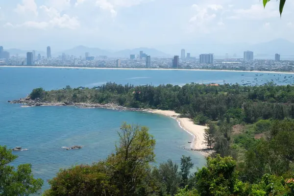 Danang Da Nang Vietnam 'daki Linh Ung Pagoda' da Buda Heykeli Merhamet Heykeli. Yüksek kalite fotoğraf