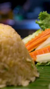 Karides ve karidesli sarımsaklı pilav. Yüksek kalite 4k görüntü