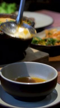 Kore Baharatlı Soya Güveci Sundubu, yakın çekim. Yüksek kalite 4k görüntü