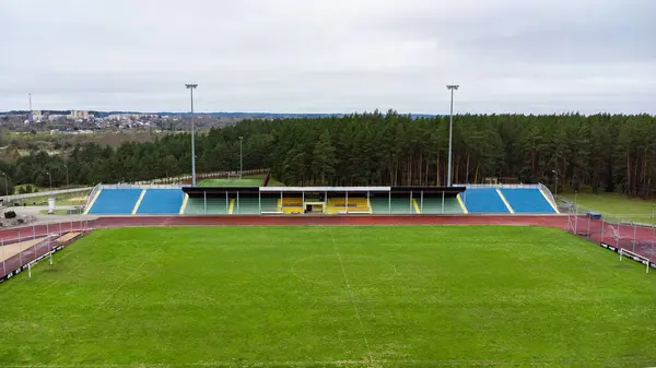 boş spor sahasının havadan görünümü