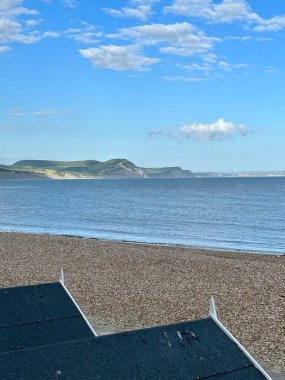 Lyme Regis Dorset İngiltere 'den bakan Jurasik kıyı manzarası 