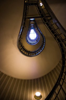 Siyah Madonna Evi, Prag, Çek Cumhuriyeti 'nde ampul şeklinde benzersiz spiral merdiven.