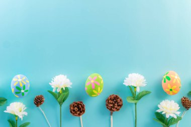 Paskalya yumurtaları çok renkli ve paskalya arkaplanı