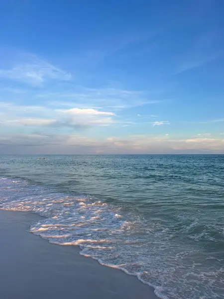 Stock image Soft evening skies over the Gulf of Mexico emerald colored water in Destin, Florida 