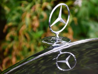 Mercedes-Benz Grubu payı: Şirket% 0,56 'lık bir düşüş hareketiyle zayıflıyor.