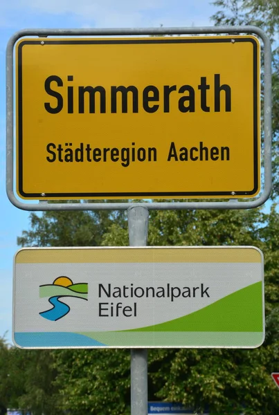 德国总理奥拉夫 舒尔茨于本周二出访德国期间访问了位于埃菲尔铁尔州国家公园的西蒙斯 — 图库照片