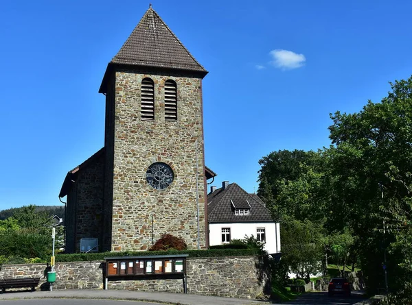 Barbara Ist Die Römisch Katholische Pfarrkirche Des Simmerather Stadtteils Rurberg — Stockfoto