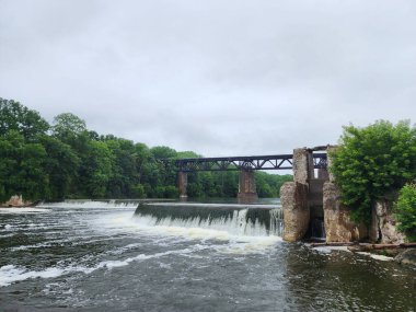 Kırsal güzellikte sükunet akıyor.