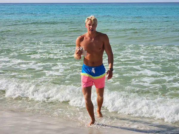 Florida 'da yaz tatilinde okyanustan kaçan bin yıllık sağlıklı bir erkek vücudu.. 