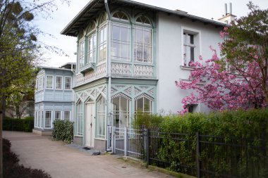 Sopot, Polonya - 12 Nisan 2024 - Sopot, Polonya 'da eski özel yenilenmiş vintage ev