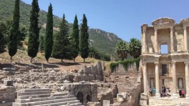 Efes 'teki Celsus Kütüphanesi Türkiye panoramik görünümü