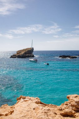 Malta panoramik üst görünümünde Mavi Göl
