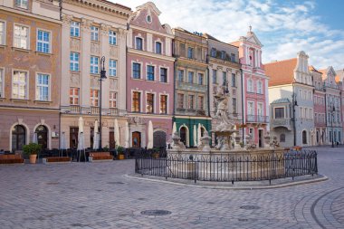 Sabahleyin Poznan, Polonya 'da boş eski pazar meydanı