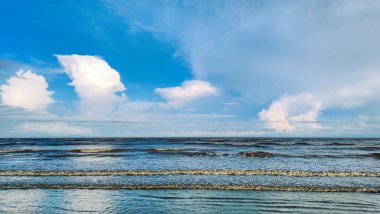 Mavi Günbatımı Pantai Anak Air, Kuantan Pahang, Malezya.