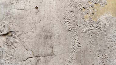 Eski yıpranmış duvarlar Duvarlar yüksek nem ve yaşlılıktan dolayı soyulmuş boyayla kaplı. Eski küflü duvarlar. Yıpranmış ve kirli siyah duvarlar. Olaysız duvar yüzeyleri. Kirli duvarlar.