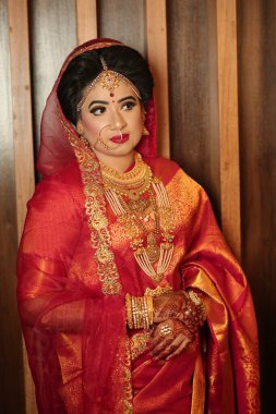 Düğün fotoğrafçılığındaki kız