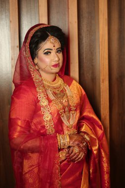 Düğün fotoğrafçılığındaki kız