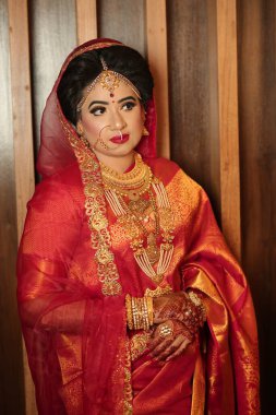 Düğün fotoğrafçılığındaki kız