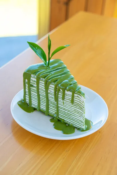 Matcha Crepe Kuchen Aus Grünem Tee Auf Weißem Teller — Stockfoto