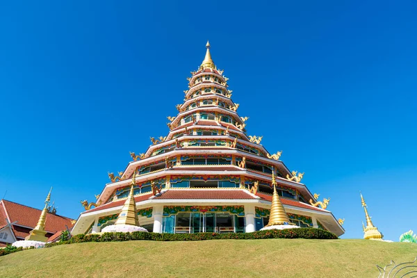 Hermosa Arquitectura Wat Huay Pla Kang Chiang Rai Tailandia — Foto de Stock