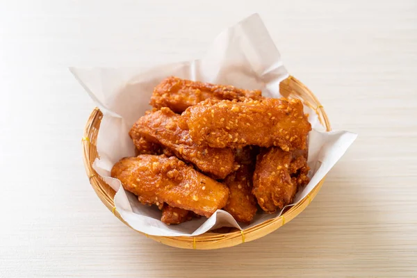 Kızarmış patates. Susamlı. Tayland usulü.