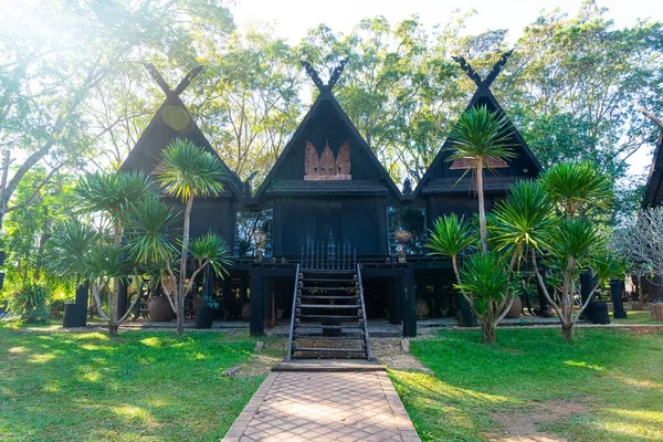 Baan Dam Müzesi (Black House), Tayland 'ın Chiang Rai şehrinin en ünlü yeri.