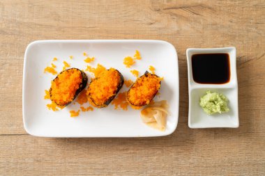 Ebiko Suşi ya da Karides Yumurtalı Suşi - Japon yemek tarzı