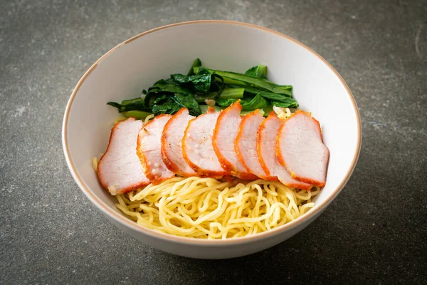 Barbekü Kırmızı Domuz Eriştesi Çorbalı - Asya usulü