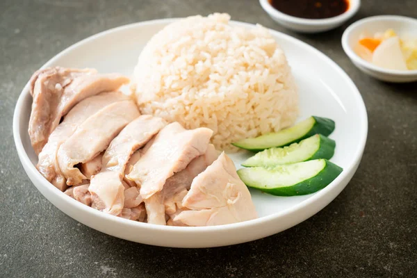 Hainanese Kanariisi Tai Riisi Höyrytetty Kanakeitto Aasian Ruoka Tyyli — kuvapankkivalokuva
