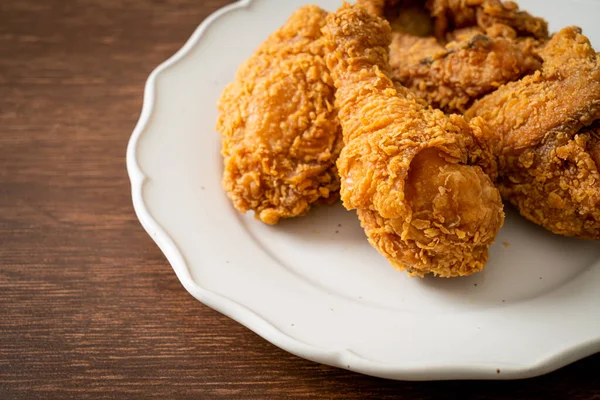 Τηγανητό Κοτόπουλο Κέτσαπ Στο Πιάτο Ανθυγιεινά Τρόφιμα — Φωτογραφία Αρχείου