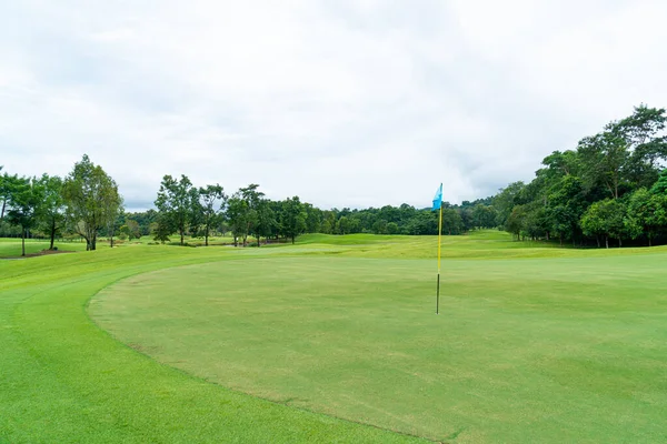 Green Sand Bunkers Golf Course Mountain Hill Background — Photo