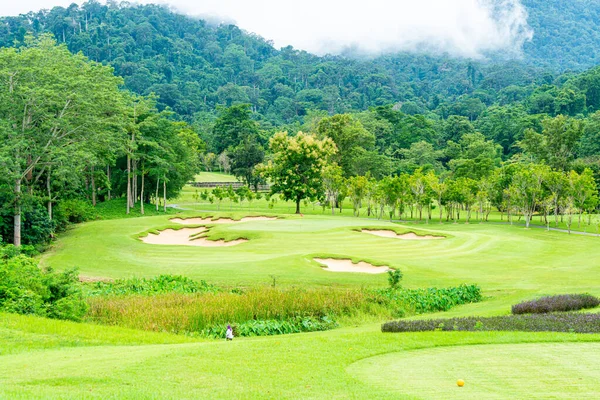 Green Sand Bunkers Golf Course Mountain Hill Background — Stock Fotó