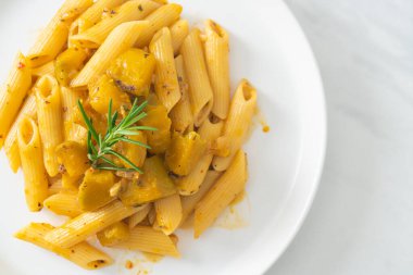 kabaklı makarna alfredo sosu - vejetaryen ve vejetaryen yemek tarzı