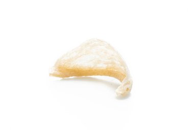 Taze yenebilir kuş yuvası ya da kırlangıç yuvası hammadde mutfağı beyaz arka planda sağlıklı izole edilmiş sağlıklı yiyecekler için pahalı yemekler.