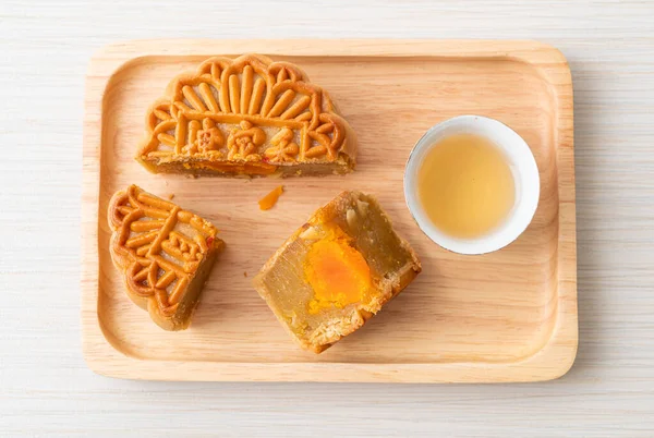 Chinese Moon Cake Durian Egg Yolk Flavour Tea Wood Plate — Stock Photo, Image