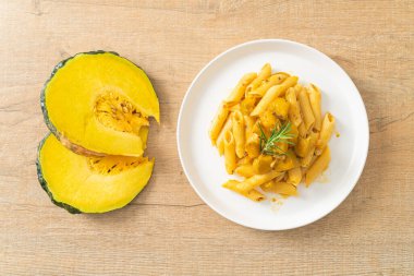 kabaklı makarna alfredo sosu - vejetaryen ve vejetaryen yemek tarzı