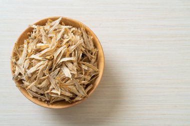 Kurutulmuş küçük çıtır balık.