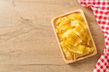 Çıtır muz cipsi. Kızarmış ya da dilimlenmiş muz.