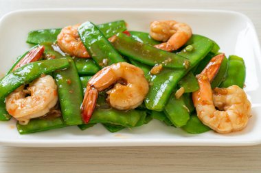 Karidesli Kızarmış Yeşil Bezelye Ev Yapımı Yemek Stili