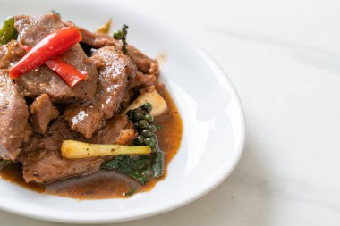 Ördekli Kızarmış Kara Biber - Asya usulü