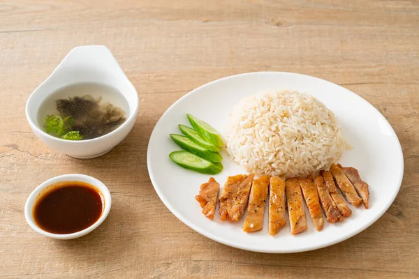 Grilled Chicken Steamed Rice Hainan Style — kuvapankkivalokuva