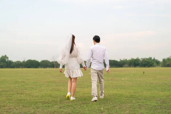 Happy Young Asian Couple Bride Groom Clothing Ready Marry Wedding — Zdjęcie stockowe