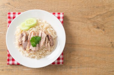 Tavuklu pilav ya da tavuklu pilav - Asya usulü.