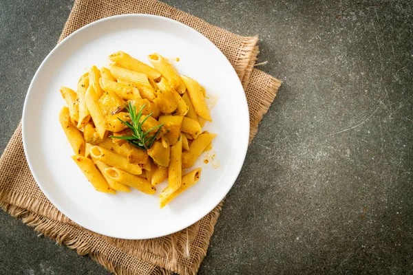 kabaklı makarna alfredo sosu - vejetaryen ve vejetaryen yemek tarzı