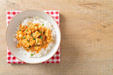 Sarımsaklı karides ve karides lapası.