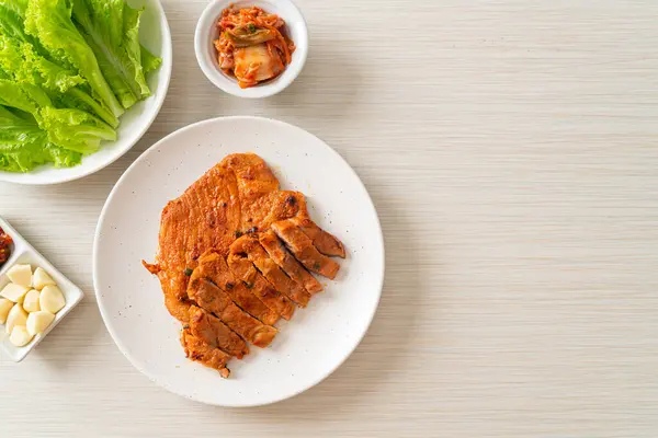 Carne Cerdo Parrilla Marinado Salsa Kochujang Estilo Coreano Con Verduras — Foto de Stock