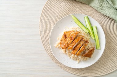 Grilled Chicken with Steamed Rice in Hainan style