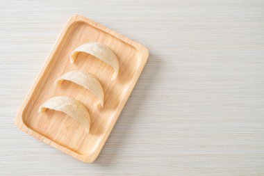 Taze yenebilir kuş yuvası ya da kırlangıç yuvası hammadde mutfağı sağlıklı yiyecekler için pahalı yiyecekler..