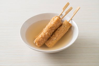 Odeng - Kore usulü balık şiş çorbası - Kore sokak yemeği tarzı